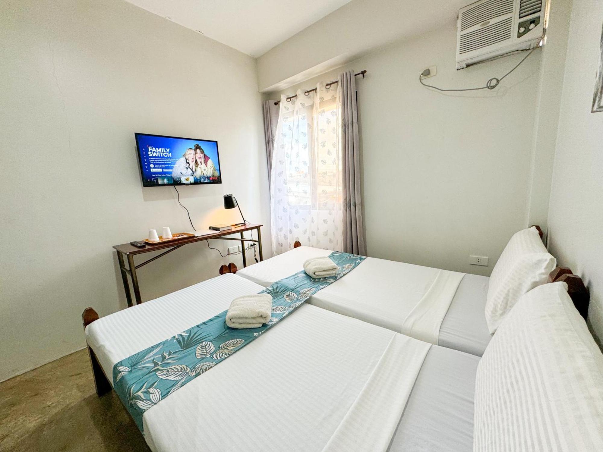 Gplace Hotel Cebu Bagian luar foto