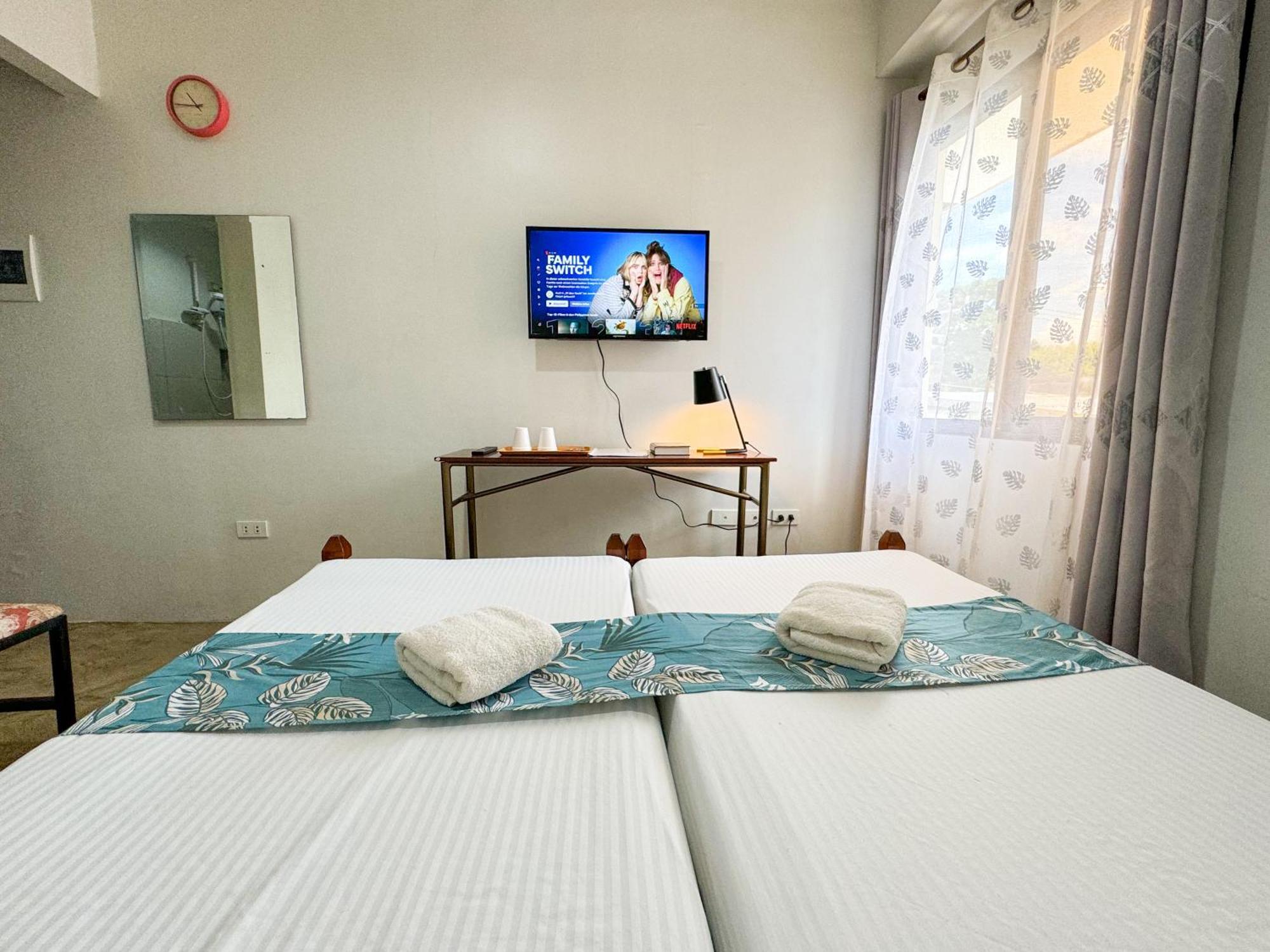 Gplace Hotel Cebu Bagian luar foto